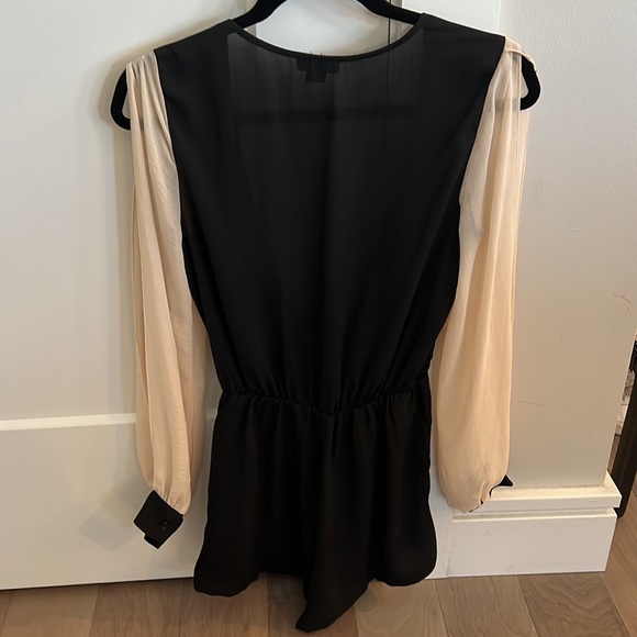 Hommage From Los Angeles Two Tone Romper - Picture 3 of 3